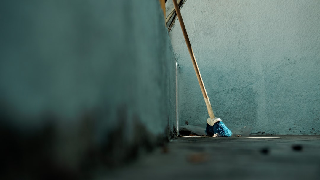 De handigste tips voor een frisse vloer: zo moet je dweilen