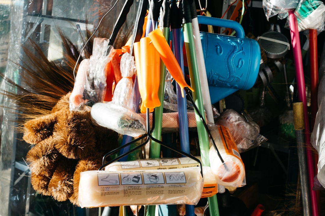 Fris je vloer op: zo dweil je ieder type vloer schoon